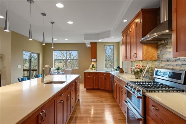 9896 Saddletop Street, Lenexa, KS 66227