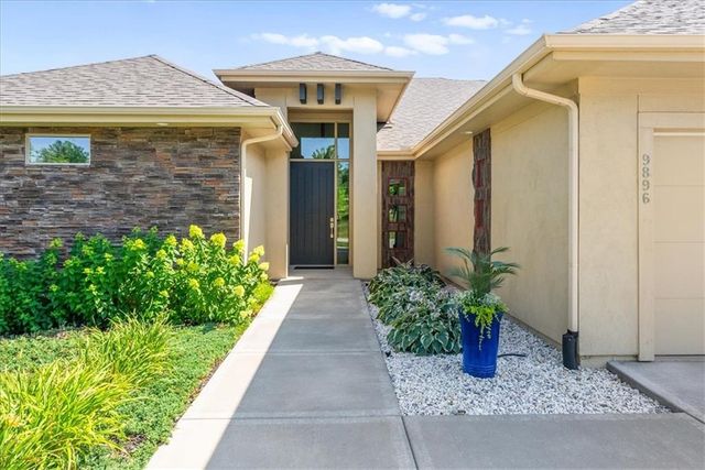 9896 Saddletop Street, Lenexa, KS 66227