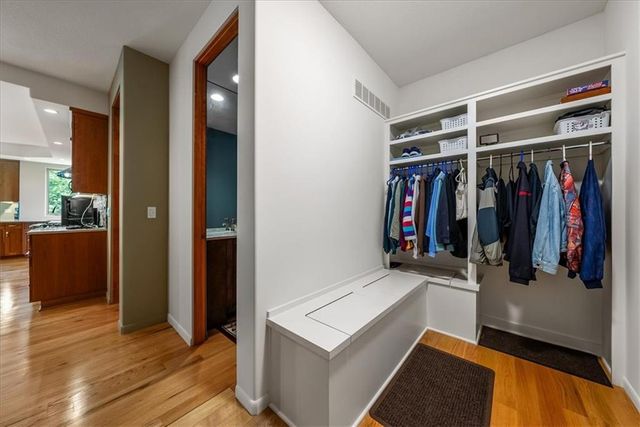 9896 Saddletop Street, Lenexa, KS 66227