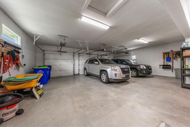 9896 Saddletop Street, Lenexa, KS 66227