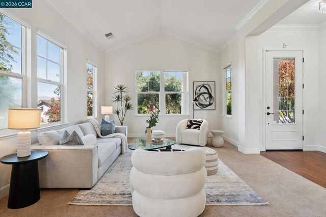 4360 Kingswood Dr, Concord, CA 94518