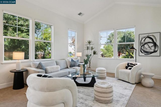 4360 Kingswood Dr, Concord, CA 94518