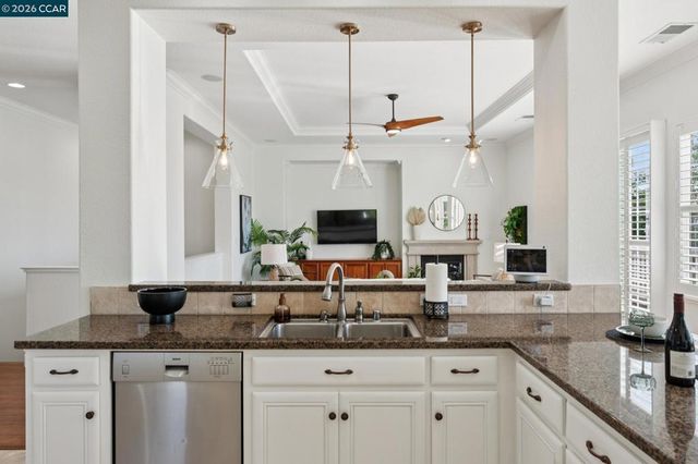 4360 Kingswood Dr, Concord, CA 94518