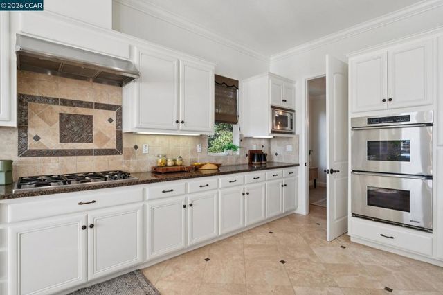 4360 Kingswood Dr, Concord, CA 94518