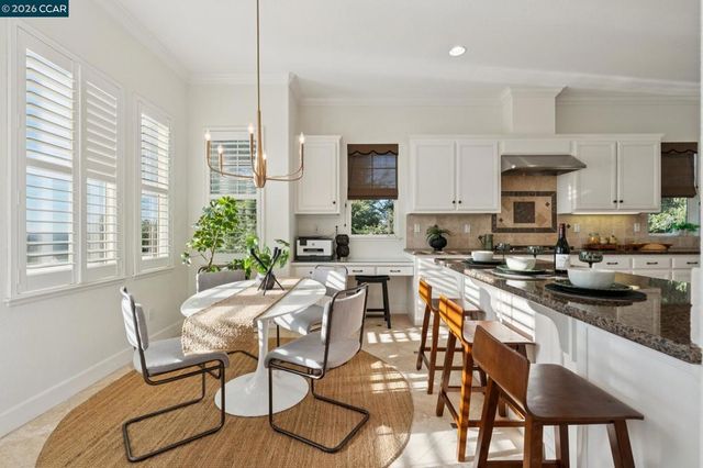 4360 Kingswood Dr, Concord, CA 94518