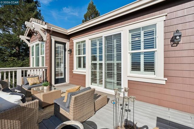 4360 Kingswood Dr, Concord, CA 94518
