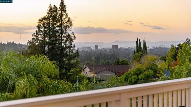 4360 Kingswood Dr, Concord, CA 94518