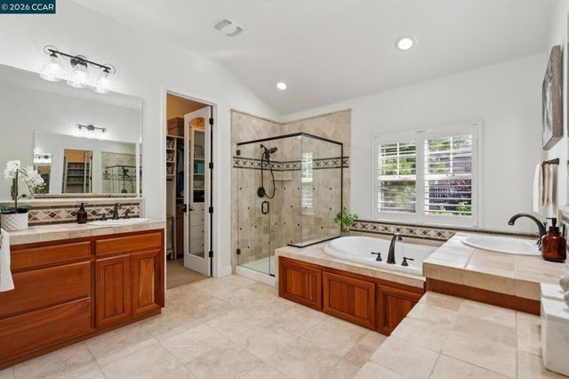 4360 Kingswood Dr, Concord, CA 94518