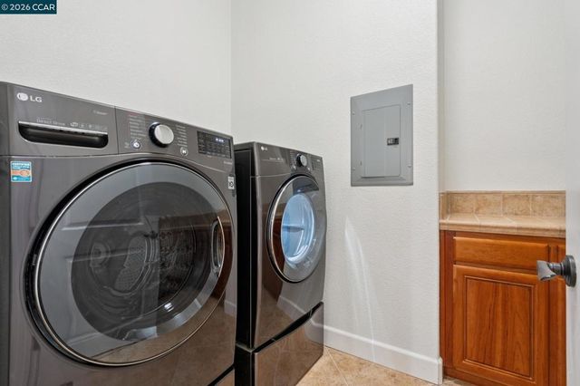 4360 Kingswood Dr, Concord, CA 94518