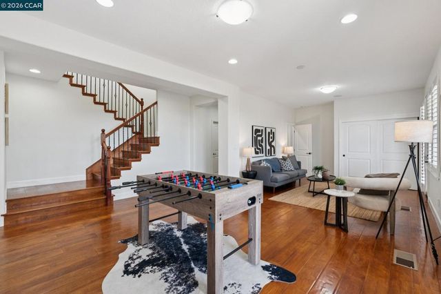 4360 Kingswood Dr, Concord, CA 94518