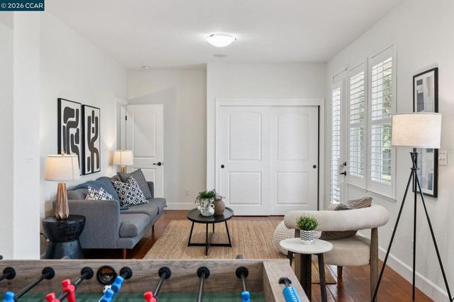 4360 Kingswood Dr, Concord, CA 94518