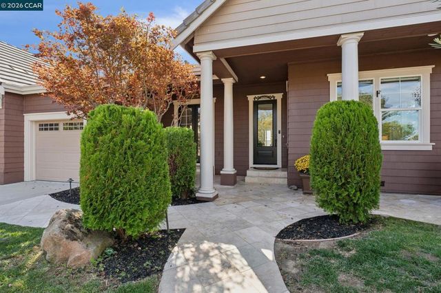 4360 Kingswood Dr, Concord, CA 94518