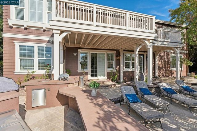 4360 Kingswood Dr, Concord, CA 94518