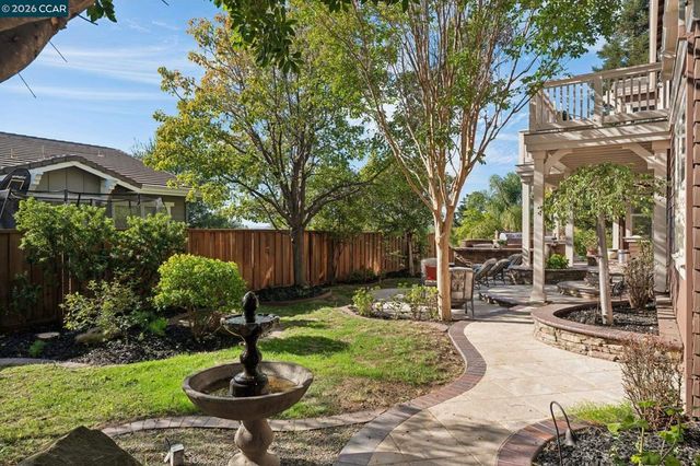 4360 Kingswood Dr, Concord, CA 94518