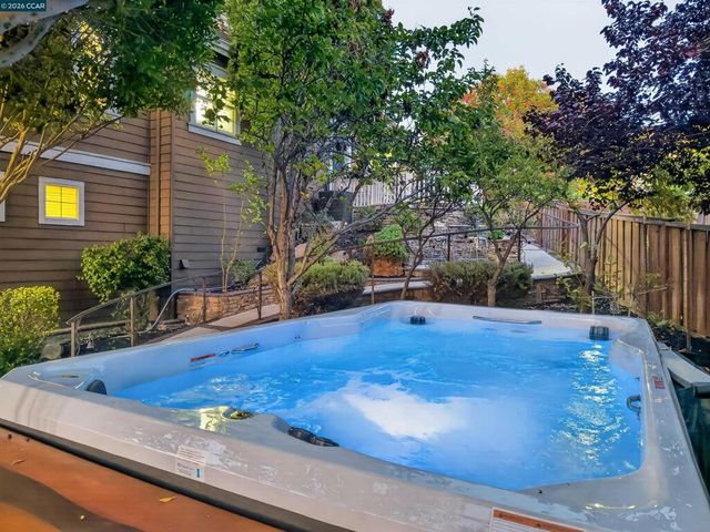 4360 Kingswood Dr, Concord, CA 94518