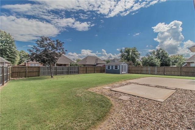 5607 S 43rd Street, Rogers, AR 72758