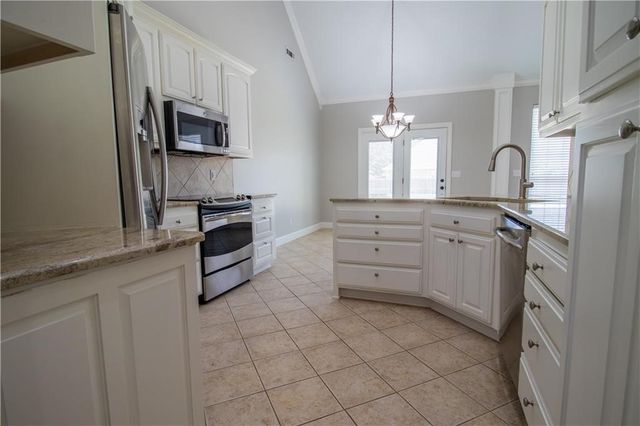 5607 S 43rd Street, Rogers, AR 72758