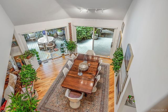 16 Joshuas Path, East Hampton, NY 11937
