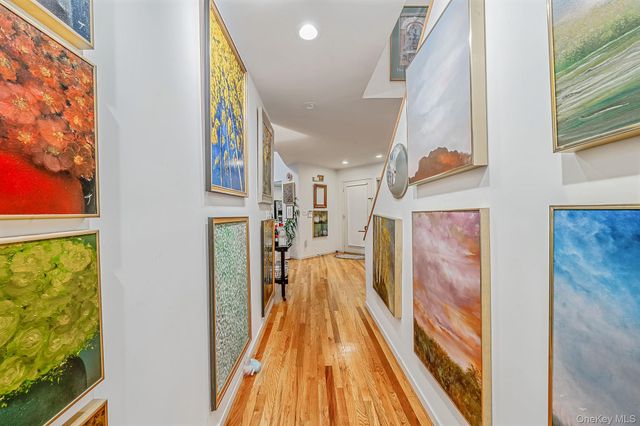 16 Joshuas Path, East Hampton, NY 11937