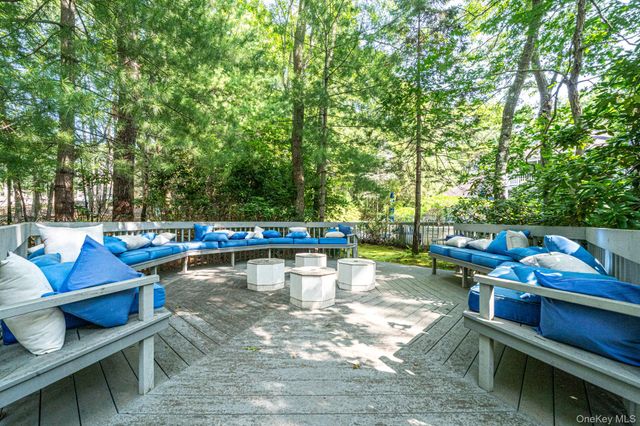 16 Joshuas Path, East Hampton, NY 11937