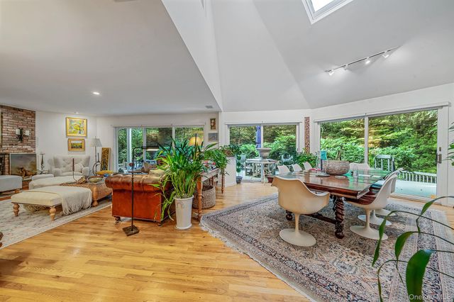 16 Joshuas Path, East Hampton, NY 11937