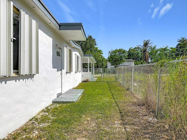 10235 SW 177th Street, Miami, FL 33157