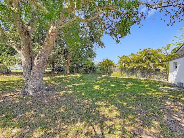 10235 SW 177th Street, Miami, FL 33157