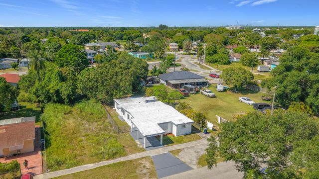 10235 SW 177th Street, Miami, FL 33157