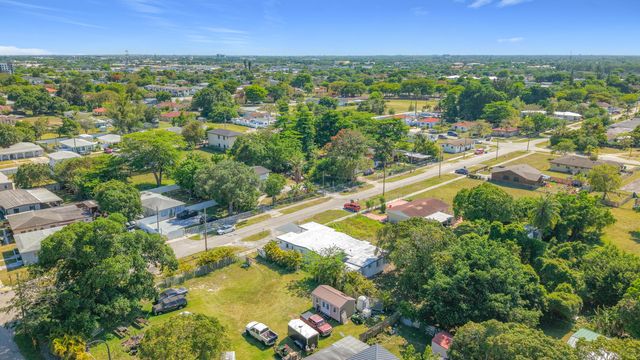 10235 SW 177th Street, Miami, FL 33157