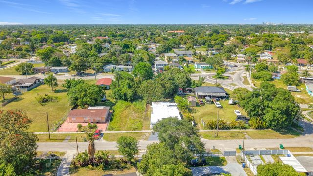 10235 SW 177th Street, Miami, FL 33157
