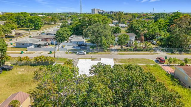 10235 SW 177th Street, Miami, FL 33157