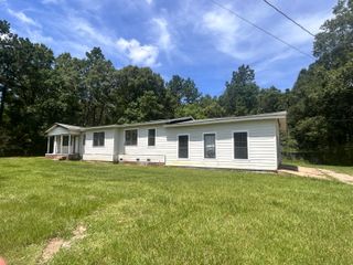 35 S Hills Dr., Hattiesburg, MS 39401