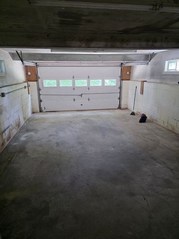 34 Wildrose Ave, Worcester, MA 01602