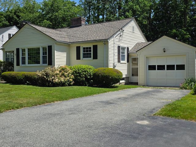 34 Wildrose Ave, Worcester, MA 01602