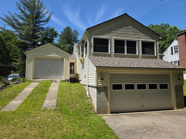 34 Wildrose Ave, Worcester, MA 01602