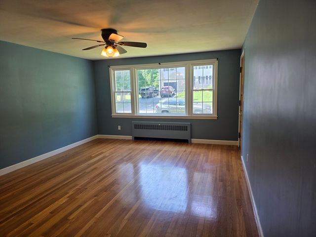 34 Wildrose Ave, Worcester, MA 01602