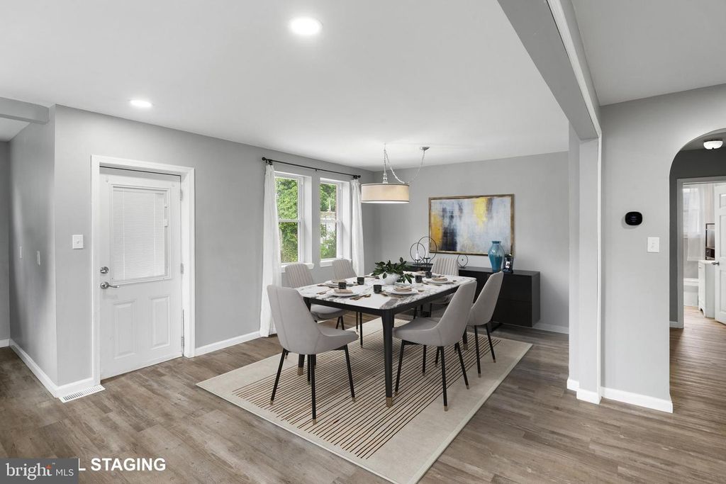 Image 10 of property listing at 3212 HAMILTON AVE, Baltimore, MD 21214