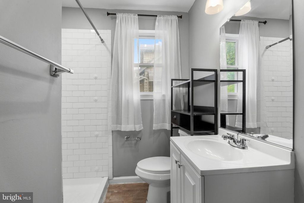 Image 11 of property listing at 3212 HAMILTON AVE, Baltimore, MD 21214