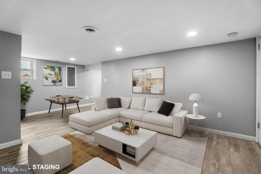 Image 18 of property listing at 3212 HAMILTON AVE, Baltimore, MD 21214