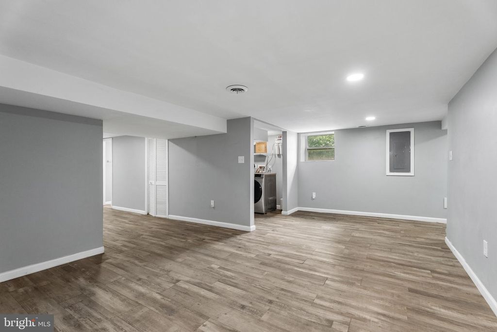 Image 19 of property listing at 3212 HAMILTON AVE, Baltimore, MD 21214