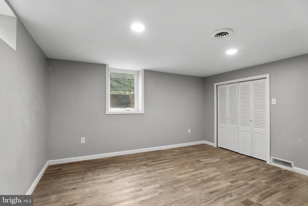Image 21 of property listing at 3212 HAMILTON AVE, Baltimore, MD 21214