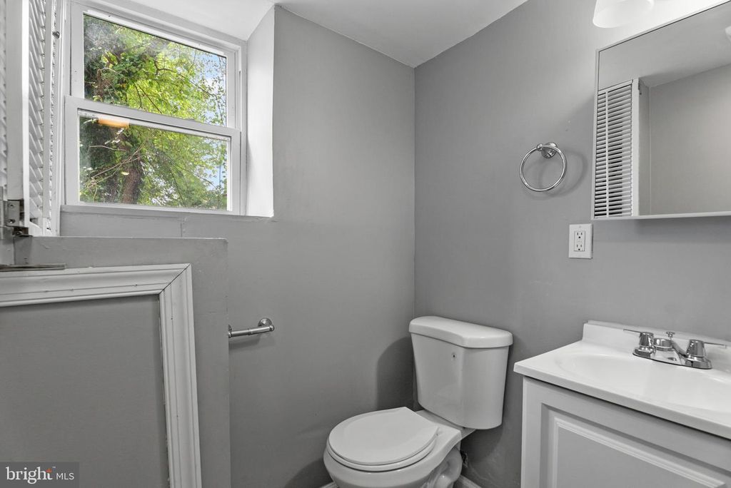Image 22 of property listing at 3212 HAMILTON AVE, Baltimore, MD 21214