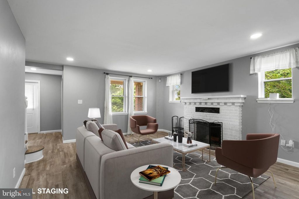 Image 4 of property listing at 3212 HAMILTON AVE, Baltimore, MD 21214