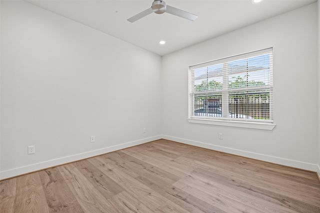 5209 Allen Street L, Houston, TX 77007