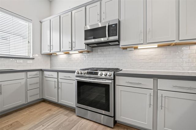 5209 Allen Street L, Houston, TX 77007