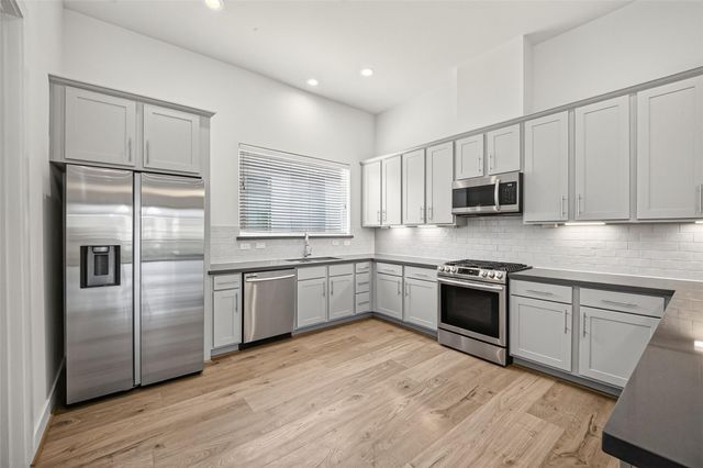 5209 Allen Street L, Houston, TX 77007