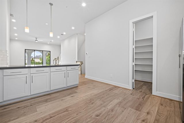 5209 Allen Street L, Houston, TX 77007
