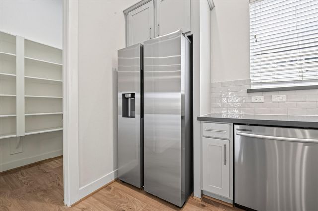 5209 Allen Street L, Houston, TX 77007