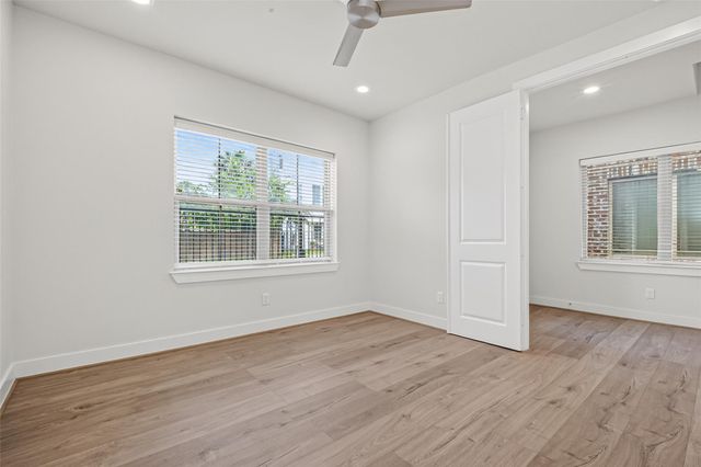 5209 Allen Street L, Houston, TX 77007