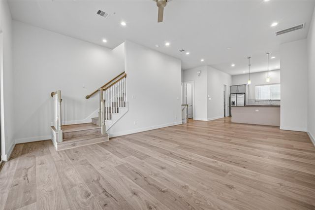 5209 Allen Street L, Houston, TX 77007